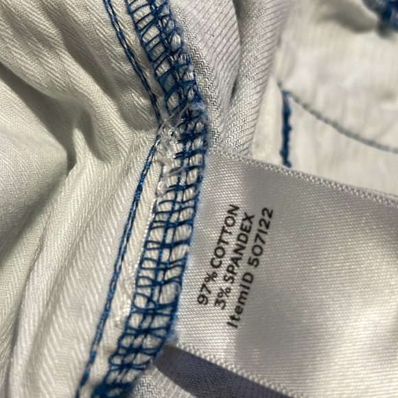 L.L. Bean Signature Bird Print Shorts - Picture 8 of 8